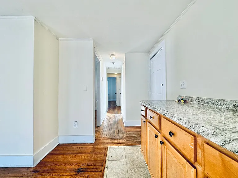 179 Bradley St — Photo 4