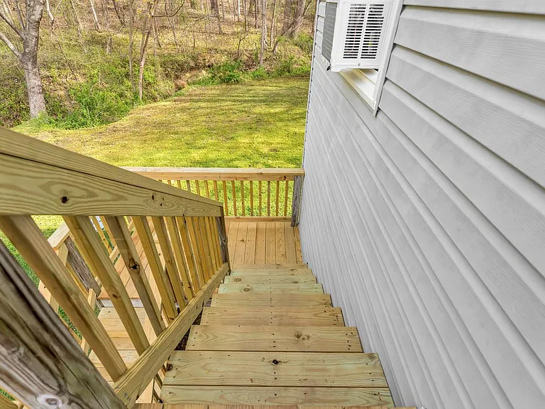 19 Limox Ln #B — Photo 7
