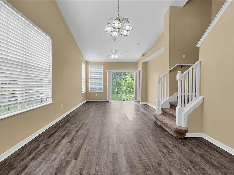9624 Carlsdale Dr — Photo 4