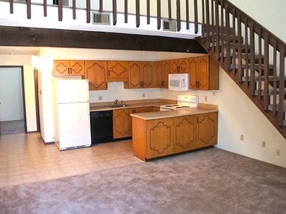 3rd image of 814 White Oak Dr APT 5