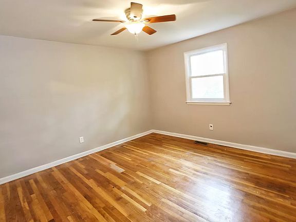 5th image of 2703 Boston St