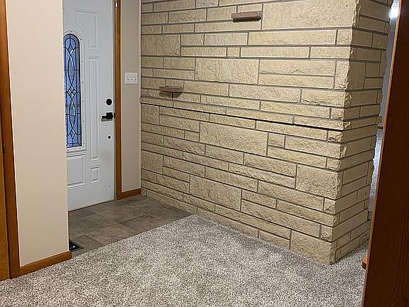 5th image of 304 W Poplar Ave