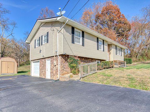 3rd image of 107 Glenwood Ln