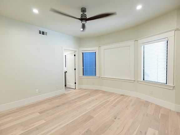 4th image of 2109 J St Ste 202