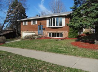 2806 9th Ave NW, Rochester, MN 55901