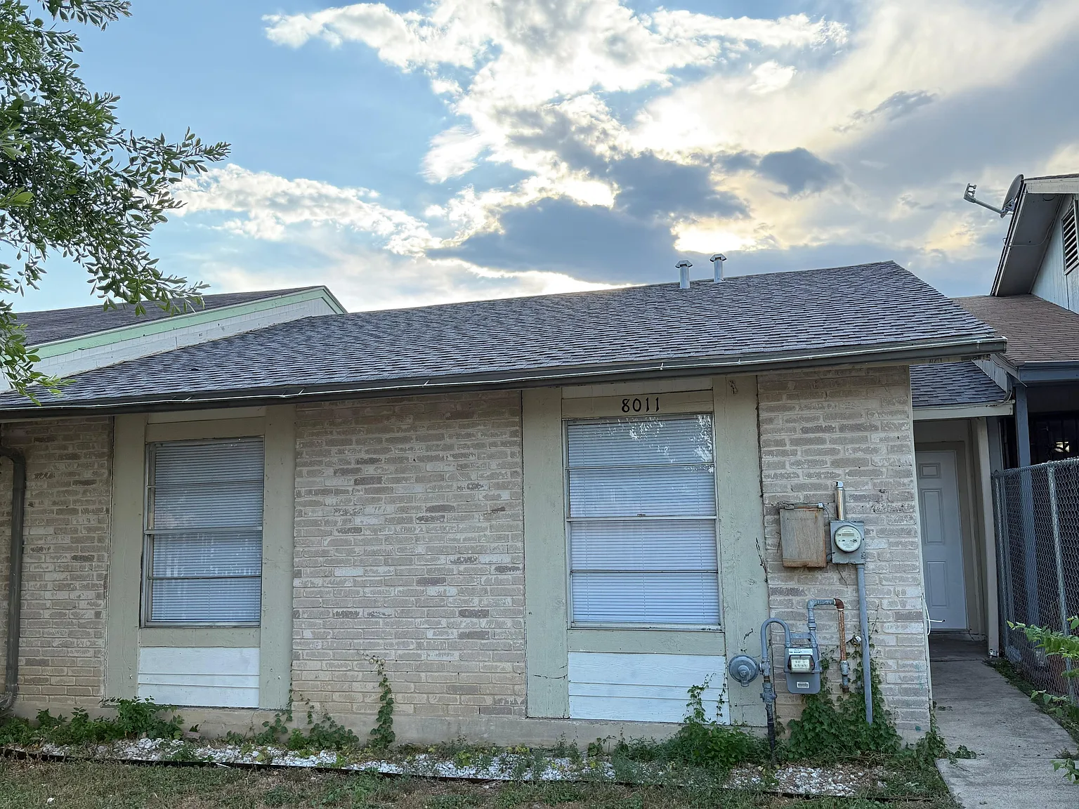 2 bed, 884 sqft, $990 — Photo 1