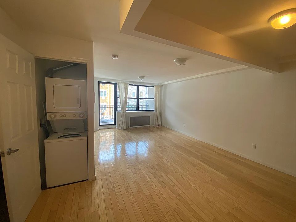 1st image of 10-44 47th Ave #3F