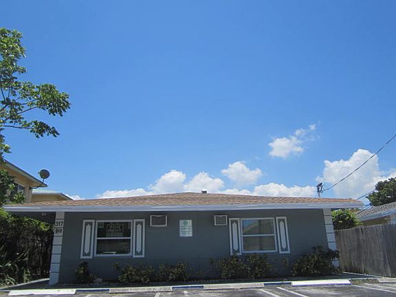 2nd image of 317 SE 10th Ave APT 4