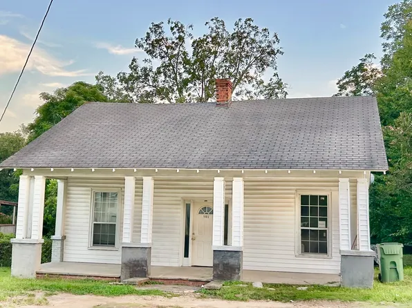 1103 1st St, Lanett, AL 36863