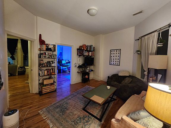 4th image of 2304 N Milwaukee Ave APT 3F