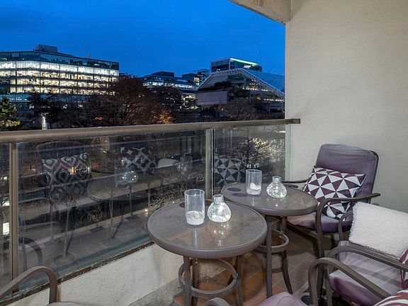 5th image of 847 Hornby St #401