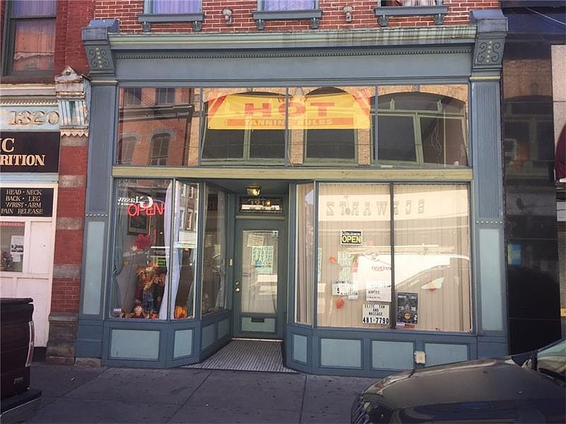 2nd image of 1318 E Carson St