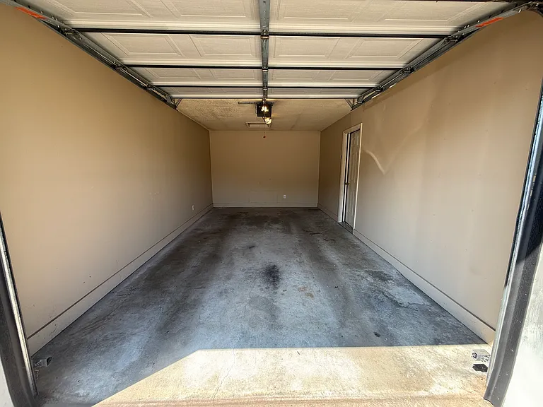 2618 W C St — Photo 26