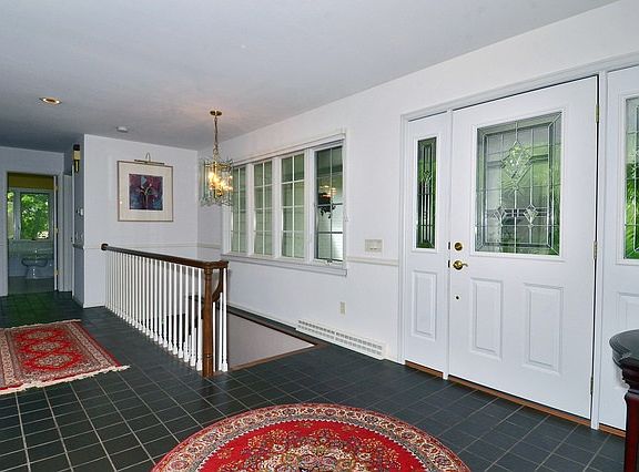 3rd image of 7108 Applewood Dr