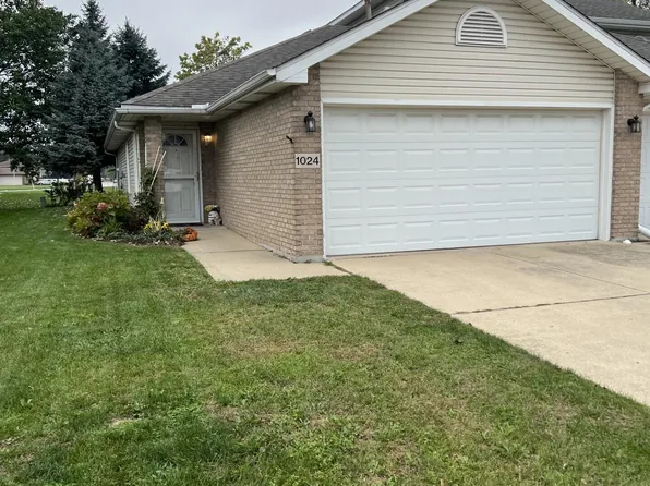 1024 Wildflower Ln, Dyer, IN 46311