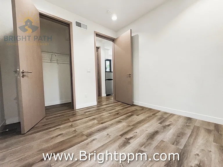 19023 1/2 W Leadora Ave — Photo 11
