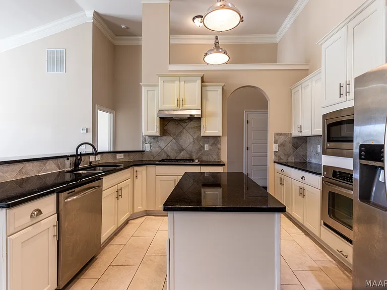 9212 Concord Park Dr — Photo 9