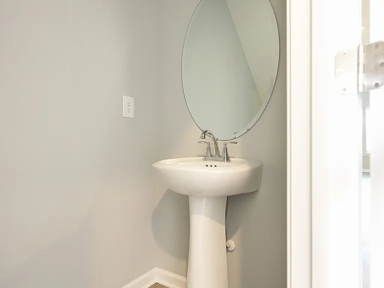 5740 Cloverwood Dr — Photo 9
