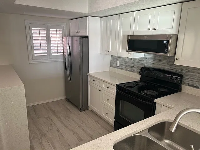 7400 Sunshine Skyway Ln S — Photo 3