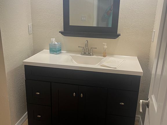Bath vanity