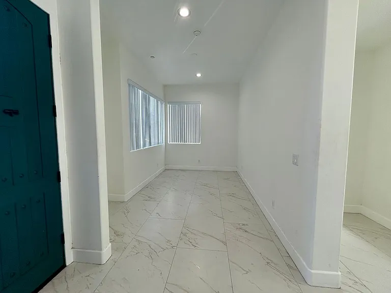 10101 Crosby Ave — Photo 14