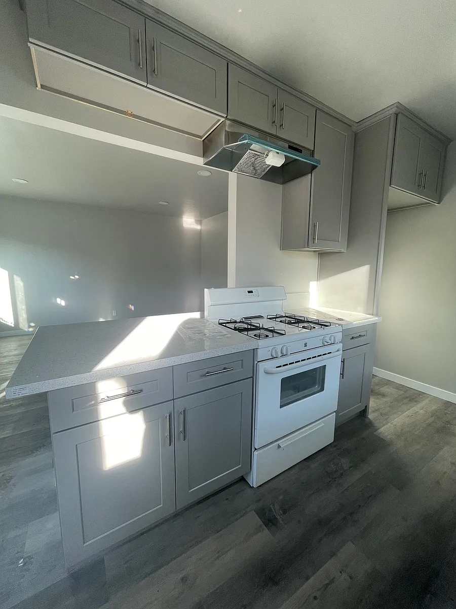 Building Photo - 124 W Stueckle Ave #9