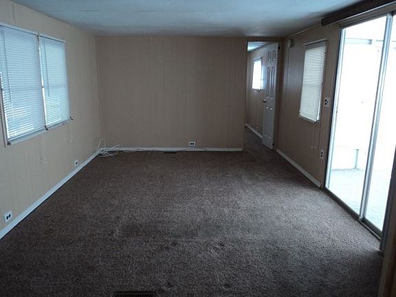 3rd image of 109 Pioneer Ln