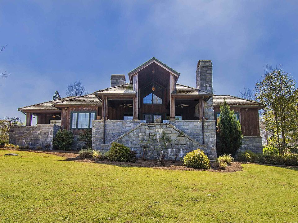 1st image of 129 Iron Horse Ln