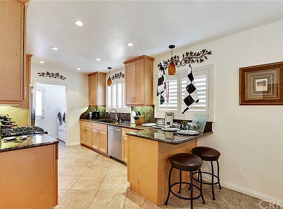 3rd image of 4149 Nipomo Ave