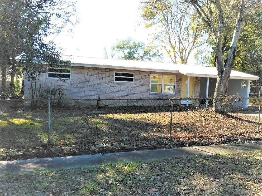 3 bed, 864 sqft, $1,250 — Photo 3