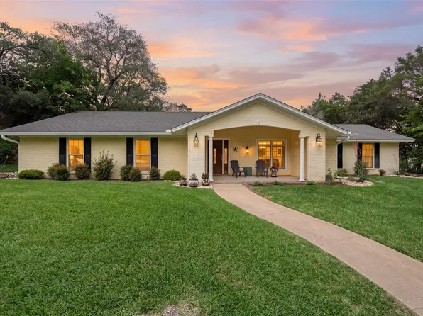 9907 Forest View Dr, Woodway, TX 76712