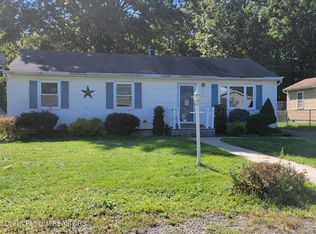 77 Smith St, Howell, NJ 07731