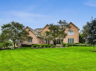 10 Copperfield Dr, Hawthorn Woods, IL 60047