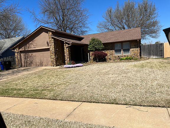 2nd image of 1308 W Orlando Pl