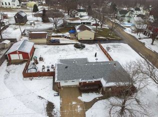 120 W 7th St, Pecatonica, IL 61063