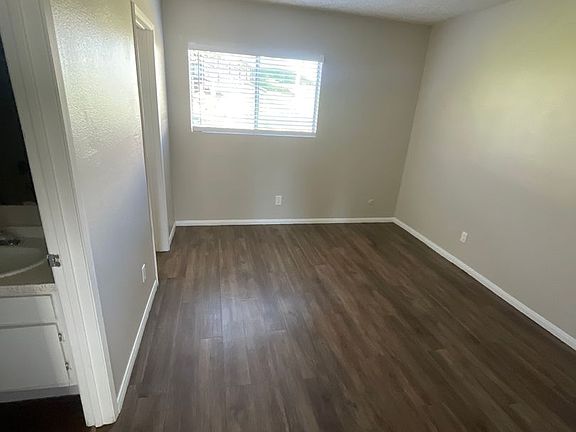 5th image of 4138 50th St APT 10