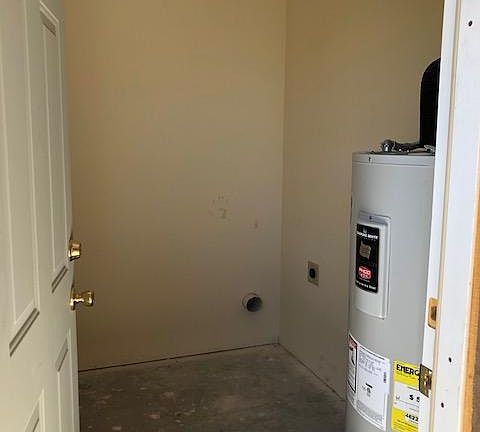 Washer/dryer hookups