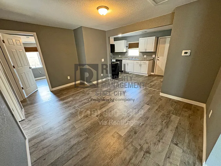 1012 W 11th St — Photo 8