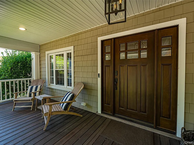 24 Soundview Rd — Photo 2