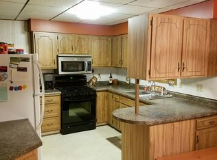 9819 Sunrise Ln, Two Rivers, WI 54241