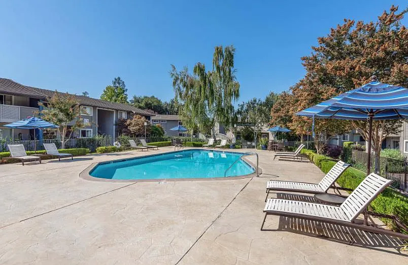 Shadow Oaks Apartment Homes — Photo 1
