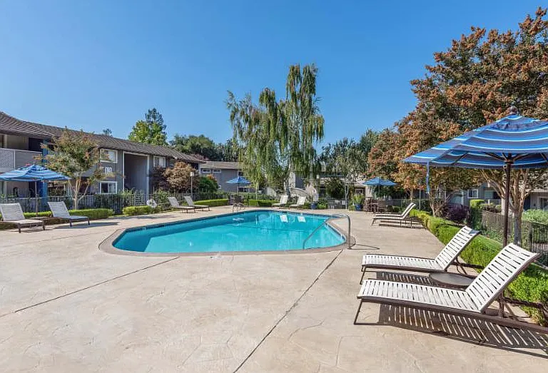 Shadow Oaks Apartment Homes — Photo 1