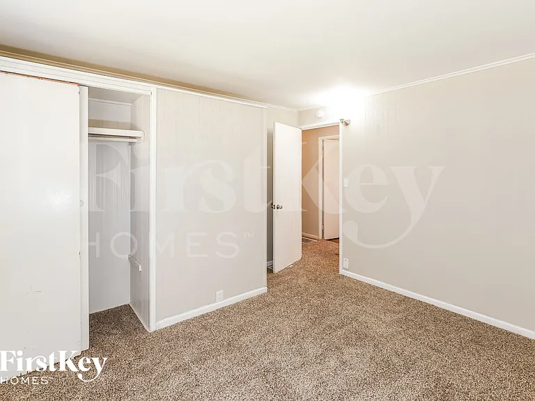 1103 NE Cowden Dr — Photo 11
