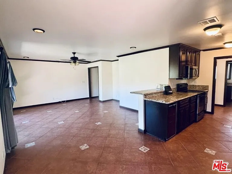 21963 Strawberry Ln — Photo 14