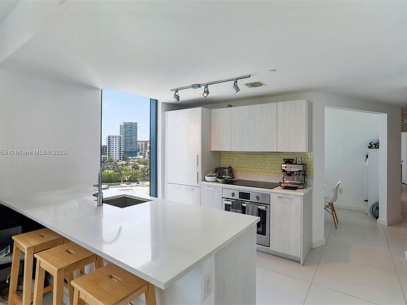 4th image of 501 NE 31st St Unit 708