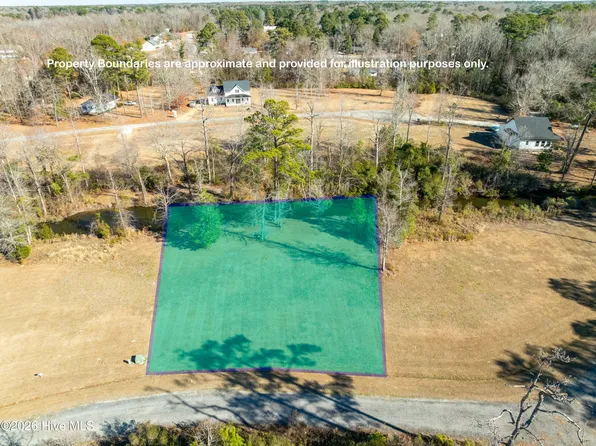 325 Winterberry Court, Washington, NC 27889