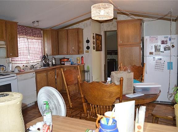 4th image of 122 Stonegate Dr