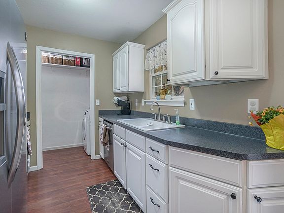 5th image of 3036 Bayou Vista St