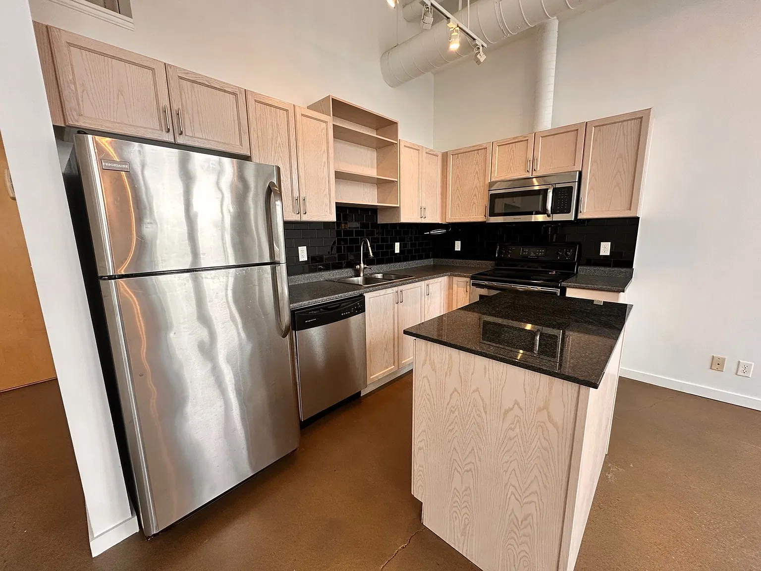 404 King Street West Kitchener — Photo 4