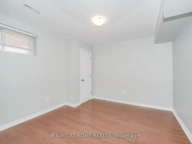 2 Iangrove Ter — Photo 20